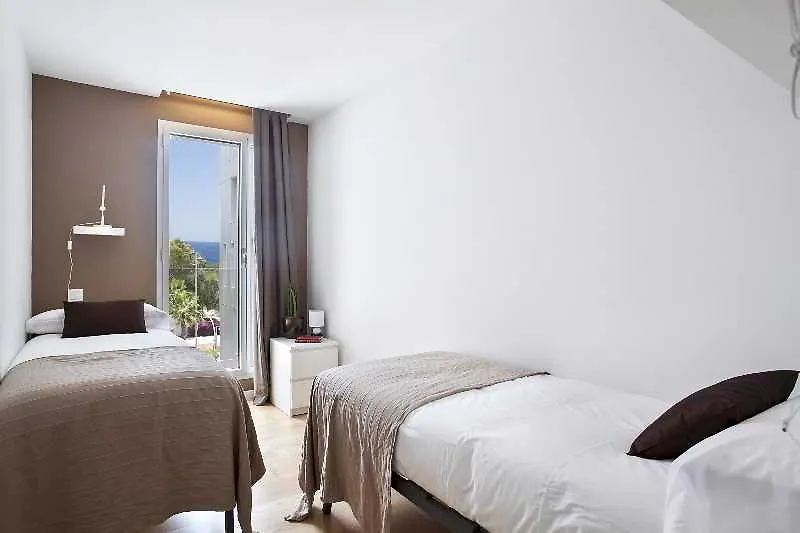 Home Around Mistral Pool Apartments Barcelona