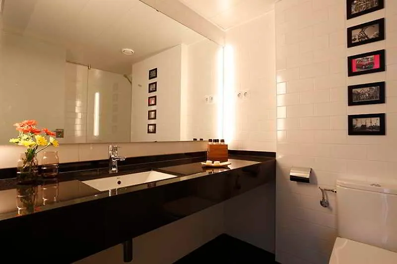 Home Around Mistral Pool Apartments Barcelona
