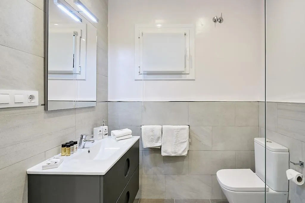 Home Around Mistral Pool Apartments Barcelona