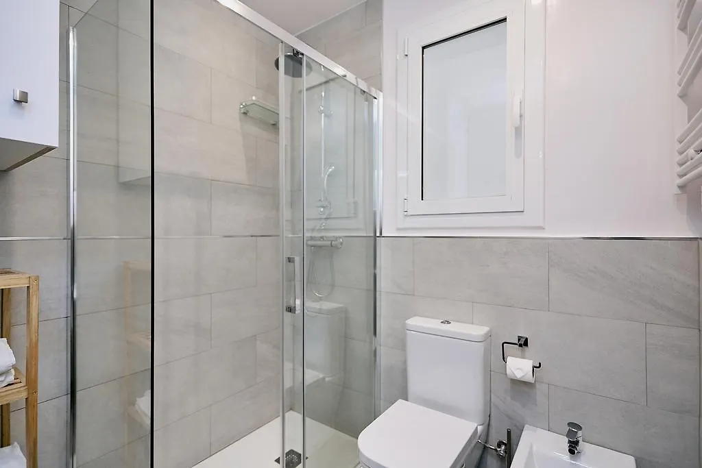 Home Around Mistral Pool Apartments Barcelona