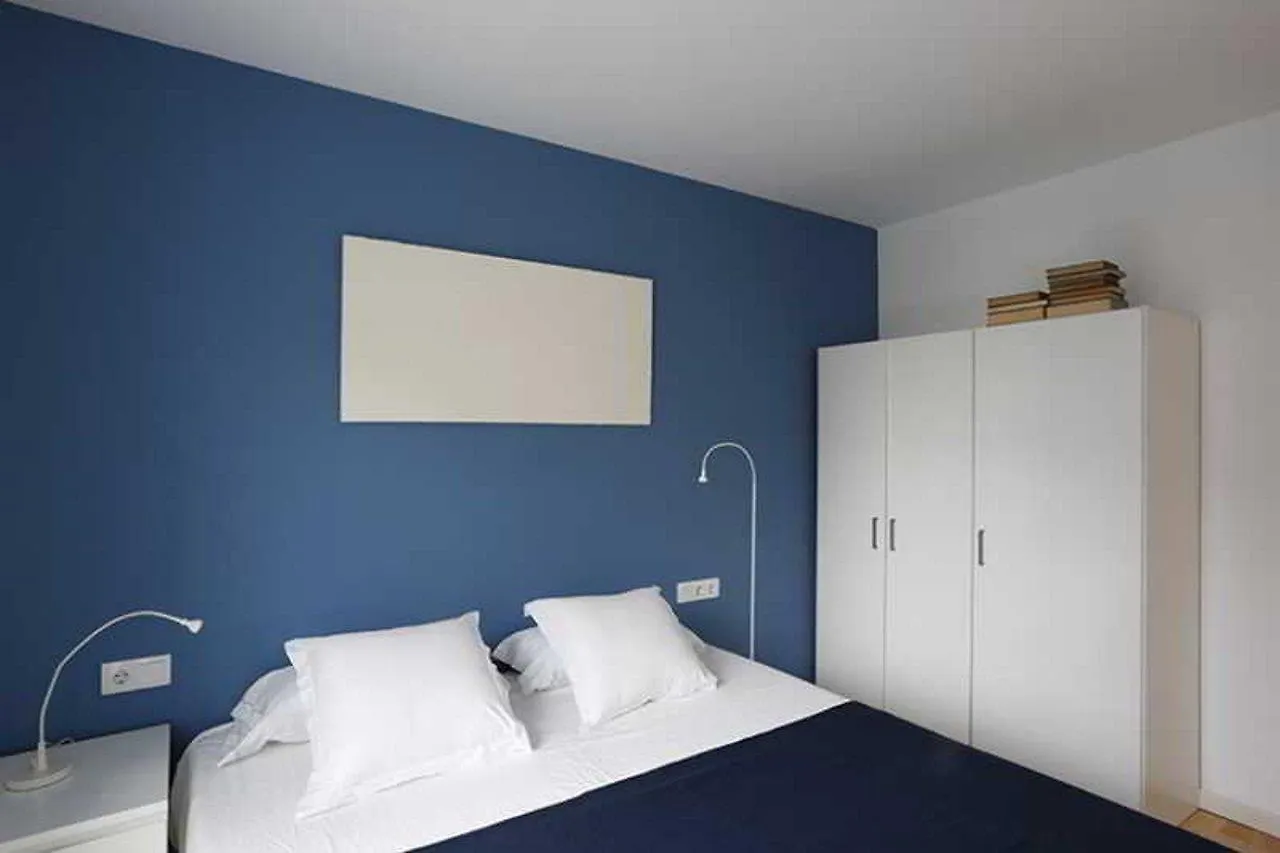 Home Around Mistral Pool Apartments Barcelona