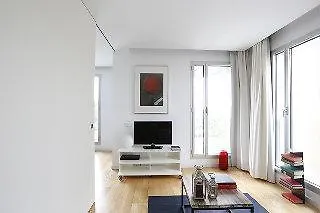 Home Around Mistral Pool Apartments Barcelona