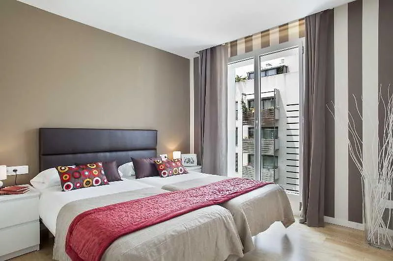 Home Around Mistral Pool Apartments Barcelona