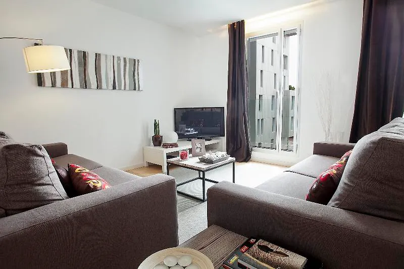 Home Around Mistral Pool Apartments Barcelona 0*,